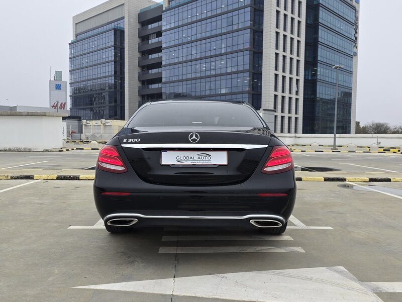 Mercedes-Benz E 300